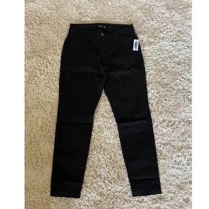 Mid-rise skinny everyday khakis